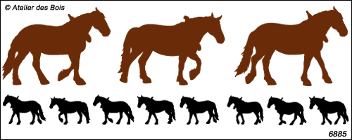 Frise de 8 chevaux de trait avec colliers