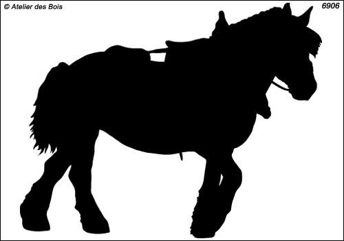 Silhouette de Trait Ardennais en marche avec collier